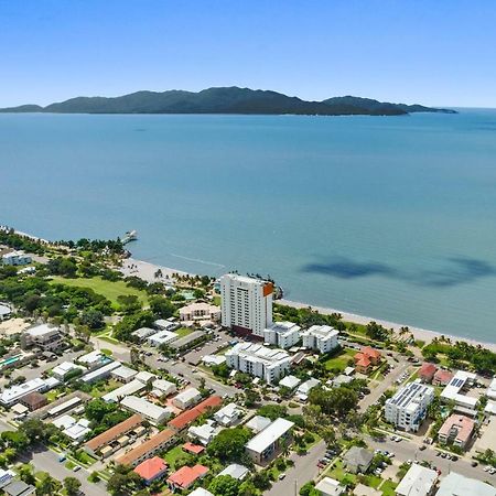 Aquarius On The Beach Townsville Buitenkant foto