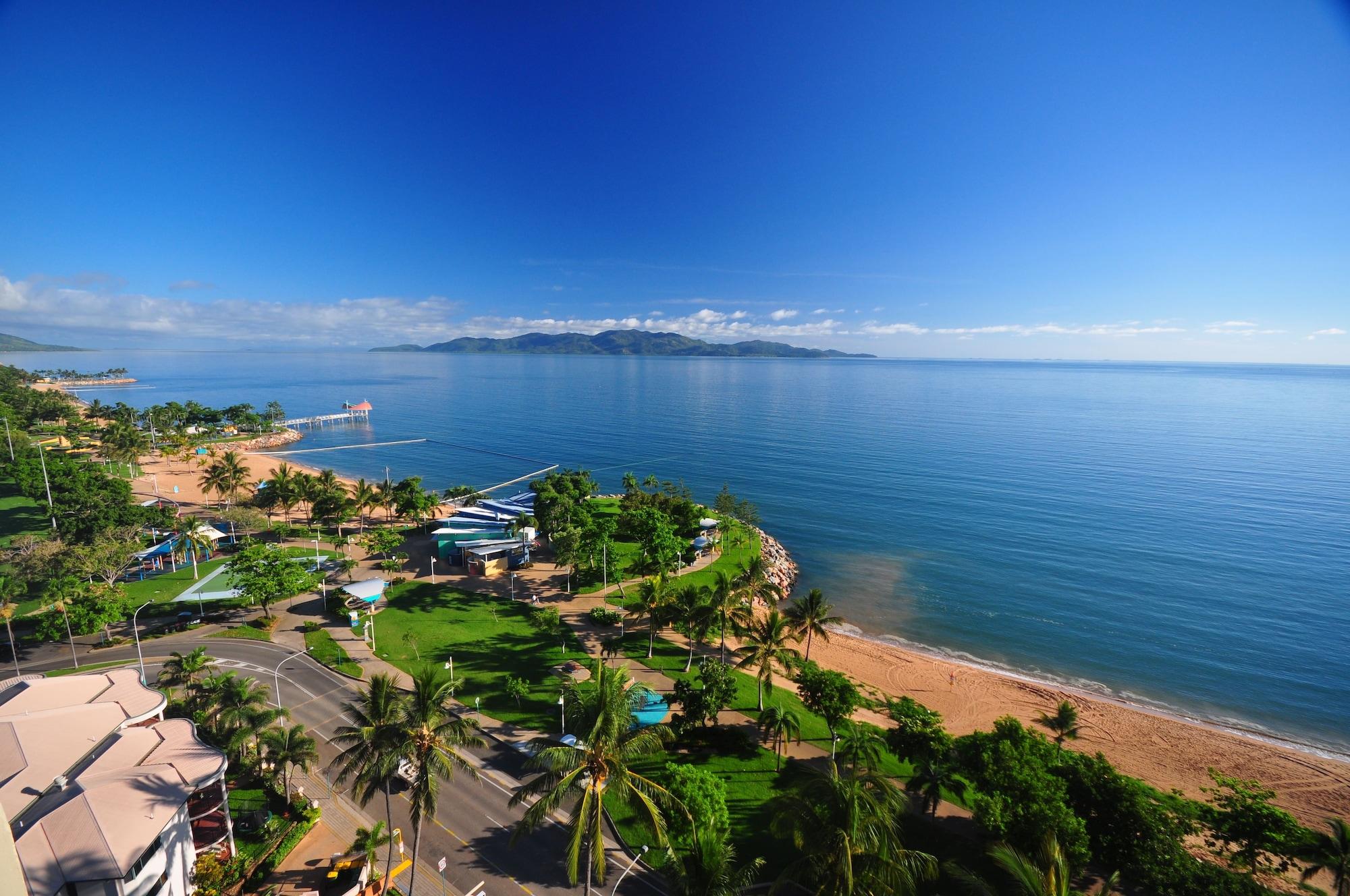 Aquarius On The Beach Townsville Buitenkant foto