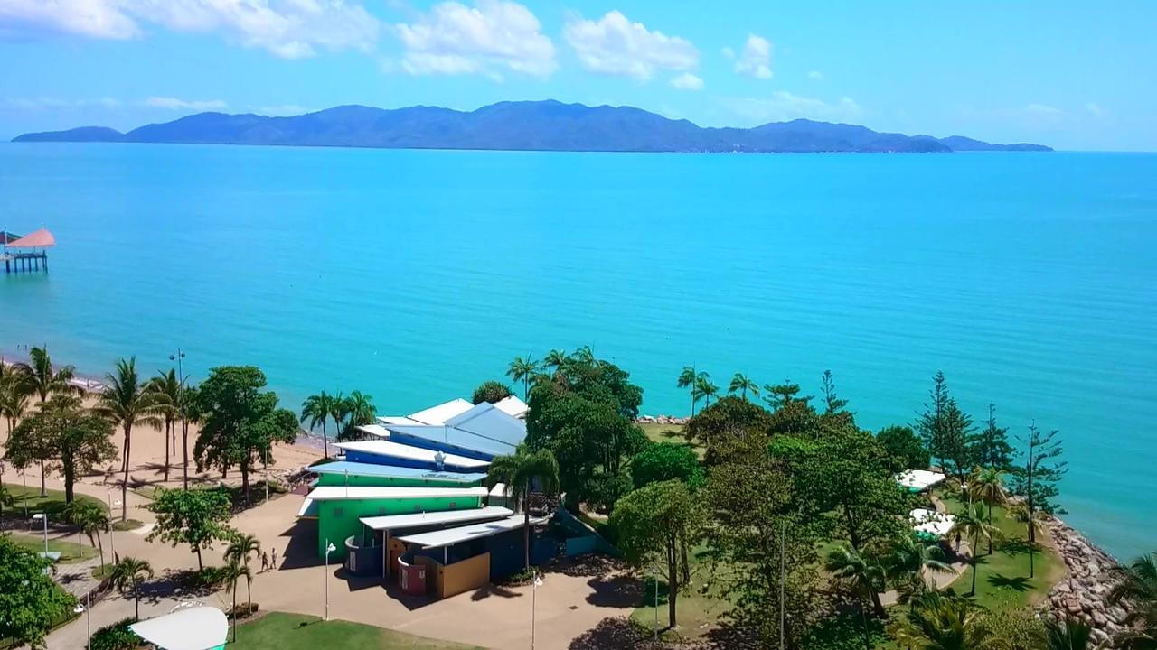Aquarius On The Beach Townsville Buitenkant foto