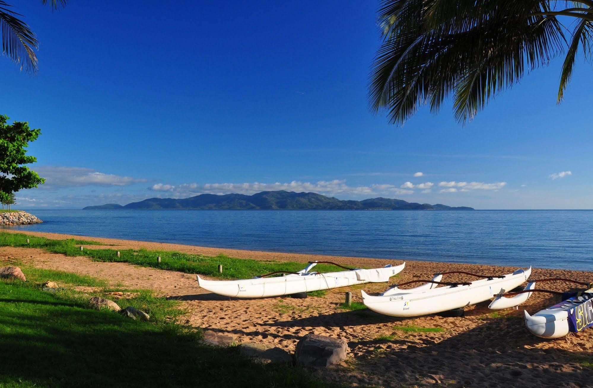 Aquarius On The Beach Townsville Buitenkant foto